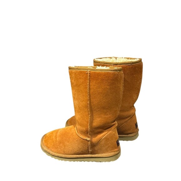 UGG Classic Tall 5815 Short Suede Logo Chestnut. Pre-owned. Size US W6 - Picture 5 of 8